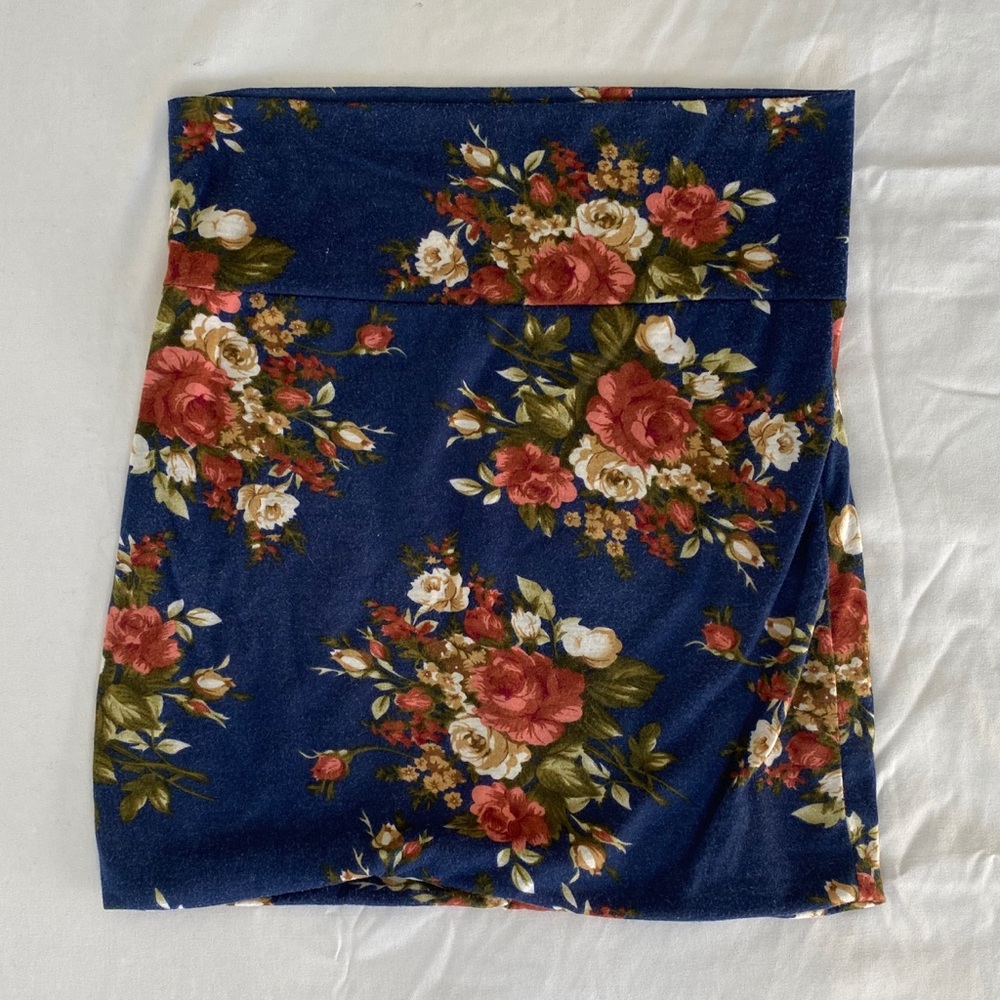 Blue floral mini skirt